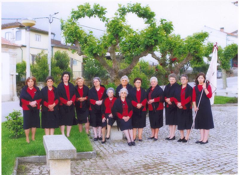 Grupo de Cantares no Jardim.jpg